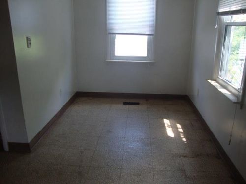 1305 Campbell St, Flint, MI, 48507-5307 | Card Image