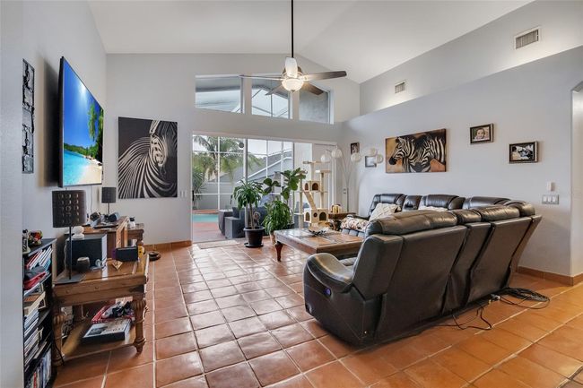 10327 Meadow Crossing Dr, House other with 4 bedrooms, 3 bathrooms and null parking in Tampa FL | Image 23