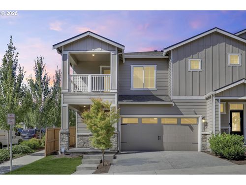 2002 Ne 100th Cir, Vancouver, WA, 98686-1321 | Card Image