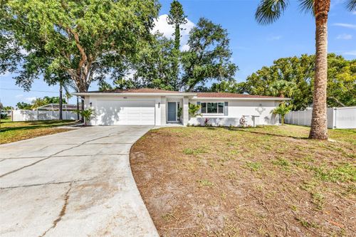 483 Sunnyside Dr, Venice, FL, 34293-4035 | Card Image