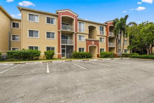 218-7085 Nova Dr, Davie, FL, 33317-8106 | Card Image