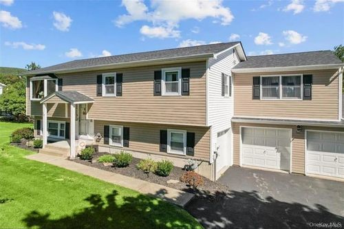 13 Regina Dr, Highland Mills, NY, 10930-2727 | Card Image