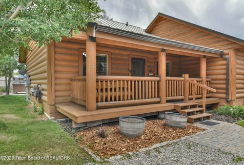 558 Canal St, Pinedale, WY, 82941-5341 | Card Image