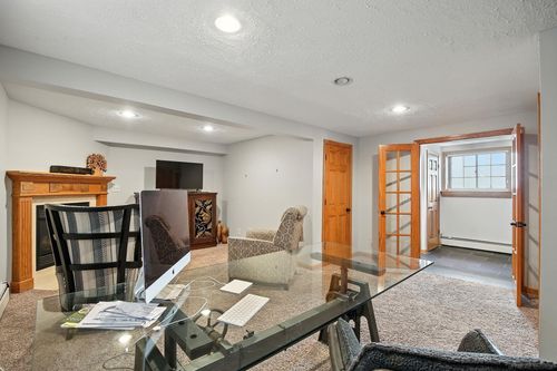 3160 Lexington Rd, Waterford, MI, 48328-1621 | Card Image