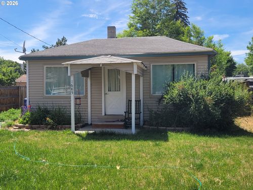 1685 Ash St, Baker City, OR, 97814-3903 | Card Image