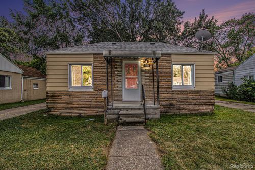 11052 Chapp Ave, Warren, MI, 48089-1733 | Card Image