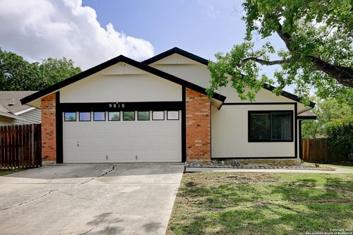 9818 Balanced Rock, Converse, TX, 78109-1735 | Card Image