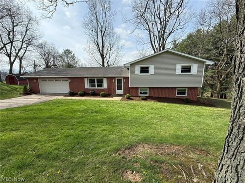 3135 Circleview Drive Nw, Dover, OH, 44622 | Card Image