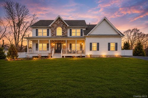 18 Reynolds Rd, Monroe, NY, 10950-3127 | Card Image