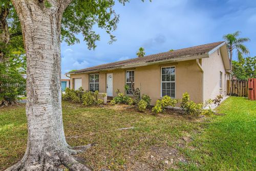 11035 Nw 27th St, Sunrise, FL, 33322-1809 | Card Image