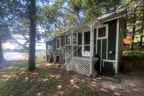 3598 Woods Dr, Sand Lake, MI, 49343-9510 | Card Image