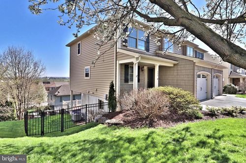 136 Eagle Dr, EPHRATA, PA, 17522-8769 | Card Image