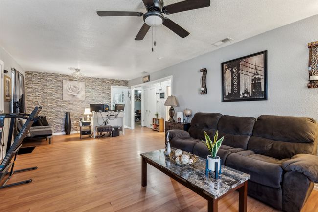 204 N Elm St, House other with 3 bedrooms, 2 bathrooms and null parking in Kemp TX | Image 17