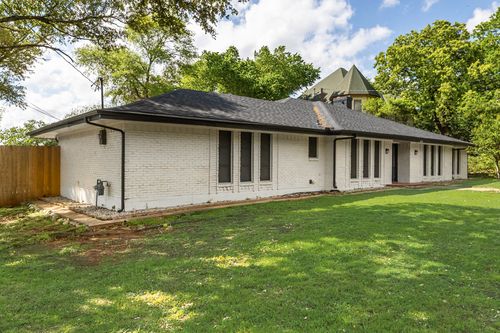 823 S Wildwood Dr, Irving, TX, 75060-4650 | Card Image