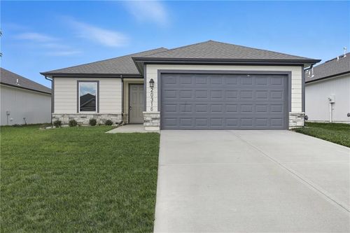 20340 W 195th St, Spring Hill, KS, 66083-2218 | Card Image