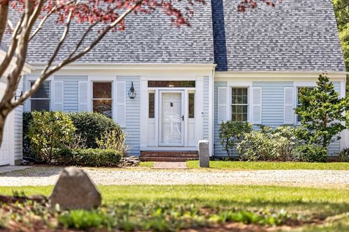 535 Main St, Cotuit, MA, 02635-3114 | Card Image