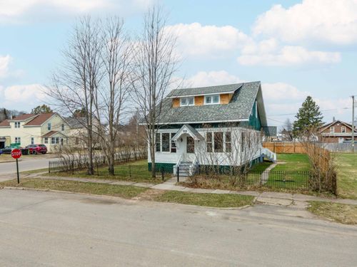 201 Lennox Pl, Caspian, MI, 49915-5149 | Card Image