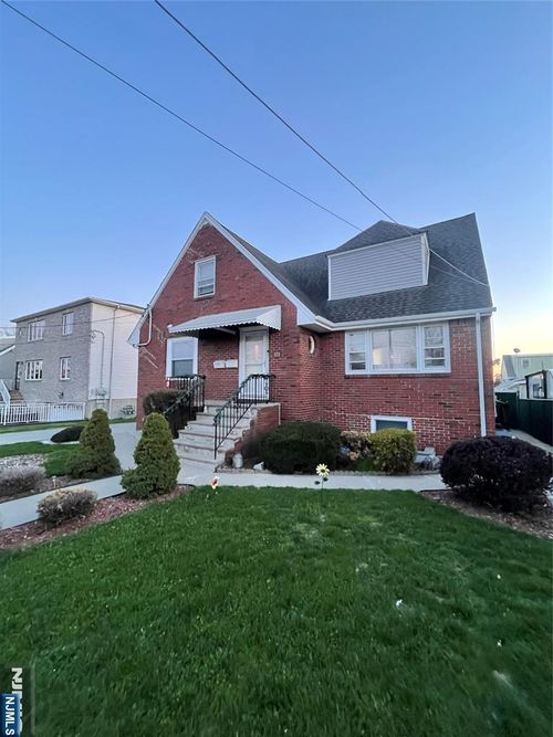 171 Charles St, Secaucus, NJ, 07094-2171 | Card Image