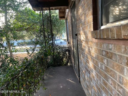 679 James Ct, Macclenny, FL, 32063-3606 | Card Image