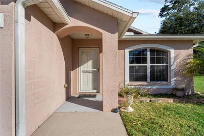 38753 Feathering Way, House other with 3 bedrooms, 2 bathrooms and null parking in Zephyrhills FL | Image 3