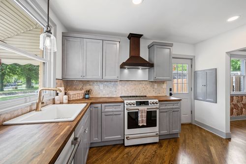 1607 Riverside Dr, Nashville, TN, 37216-4011 | Card Image