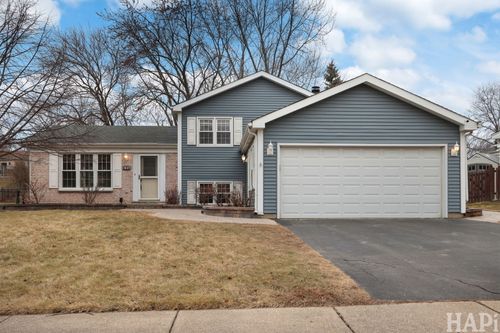 695 Trailside Dr, Lake Zurich, IL, 60047-2857 | Card Image