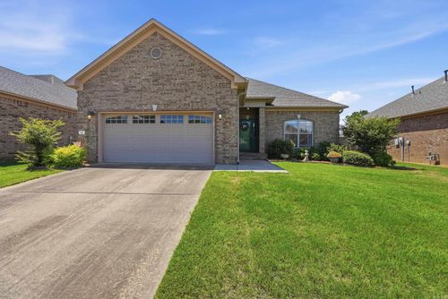 28 Oak Tree Circle, Conway, AR, 72032 | Card Image