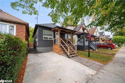 135 Tragina Ave N, Hamilton, ON, L8H5C7 | Card Image