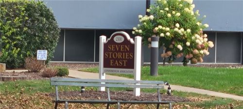 2331 E Market St, Akron, OH, 44312-1412 | Card Image