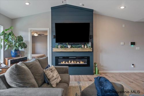 2130 Blue Norther Ln, Cheyenne, WY, 82007-1993 | Card Image