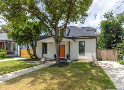 909 Hays St., House other with 4 bedrooms, 2 bathrooms and null parking in San Antonio TX | Image 2