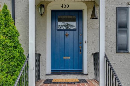 400 Manor Ridge Rd, Pelham, NY, 10803-2316 | Card Image