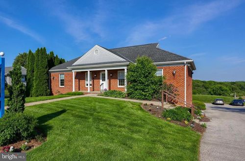 735 S Pleasant Ave, DALLASTOWN, PA, 17313-9239 | Card Image