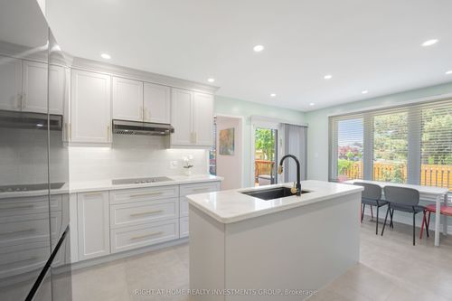 660 Whistler Dr, Oshawa, ON, L1J7N7 | Card Image