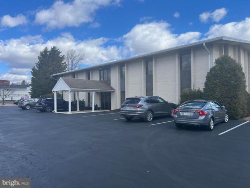4 Wellington Blvd, READING, PA, 19610-1850 | Card Image