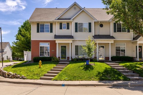 2165 Ridgeview Cir, Clive, IA, 50325-7960 | Card Image