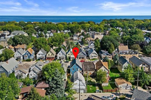 2975 S Kinnickinnic Avenue, Milwaukee, WI, 53207 | Card Image