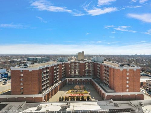 821-411 S Old Woodward Avenue, Birmingham, MI, 48009 | Card Image
