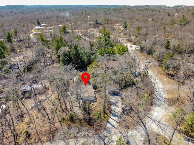 7933 Katharine Cres, House other with 2 bedrooms, 1 bathrooms and 5 parking in Port Franks ON | Image 24