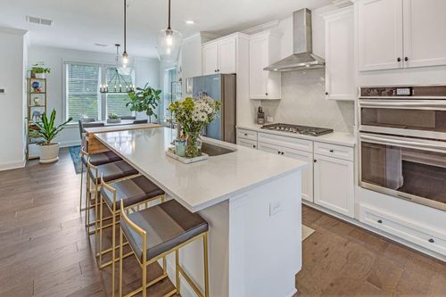 6643 Beacon Dr, Atlanta, GA, 30328-2984 | Card Image