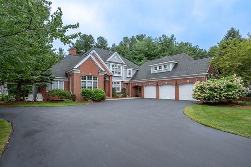 4 Crestwood Ln, Nashua, NH, 03062-4203 | Card Image