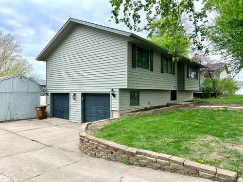 2007 Spring St, Grinnell, IA, 50112-1069 | Card Image