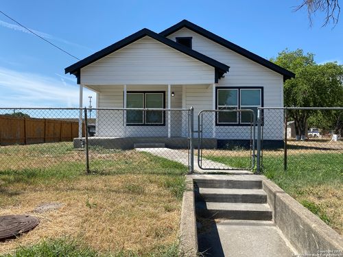 202 Mccauley Blvd, San Antonio, TX, 78221-1323 | Card Image