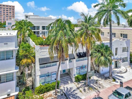 826 Collins Ave, MIAMI BEACH, FL, 33139-5822 | Card Image