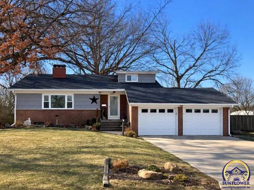 209 Cherokee Ave, Hiawatha, KS, 66434 | Card Image