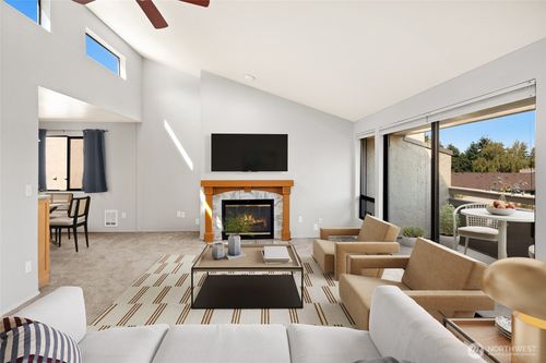 d-311-6652 Park Point Way Ne, Seattle, WA, 98115-7860 | Card Image