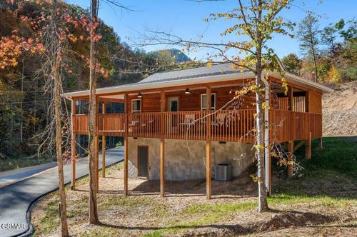 2109 Bluff Ridge Rd, Sevierville, TN, 37876 | Card Image