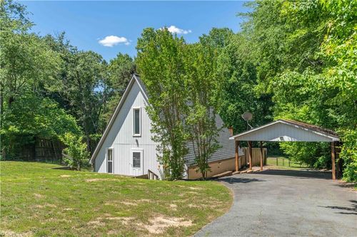 310 James Rd, Clemmons, NC, 27012-9318 | Card Image