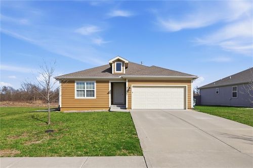 31687 W 172nd St, Gardner, KS, 66030-9187 | Card Image