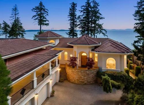 13464 13a Ave, Surrey, BC, V4A1C4 | Card Image